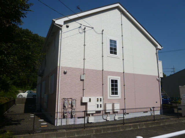 ブルグ中林の外観