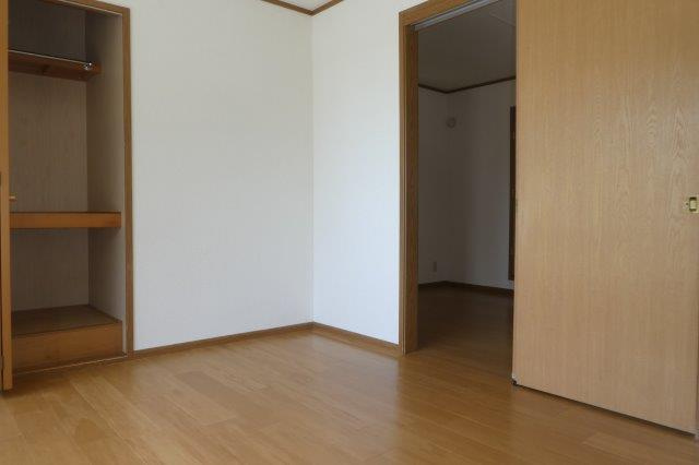 ブルグ中林の洋室