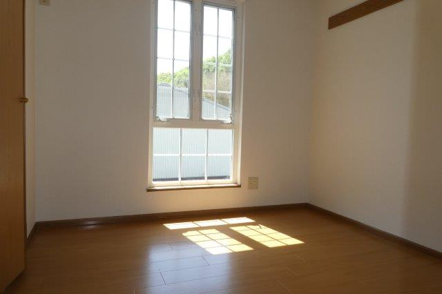 ブルグ中林の洋室