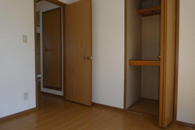 ブルグ中林の収納|洋室