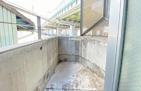 豊中市走井3丁目　収益ビル　現況満室のバルコニー