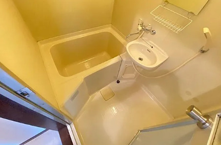 豊中市走井3丁目　収益ビル　現況満室の浴室