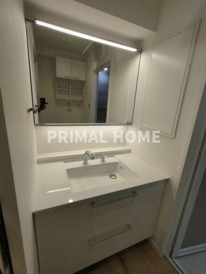 【独立洗面台】 | カスティリヨ東白楽 | 収納のたくさんある独立洗面台です。