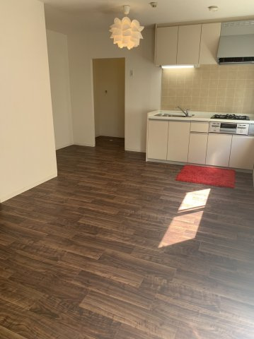 ハイツ菅原E棟の居間・リビング|ゆったりとしたリビングです