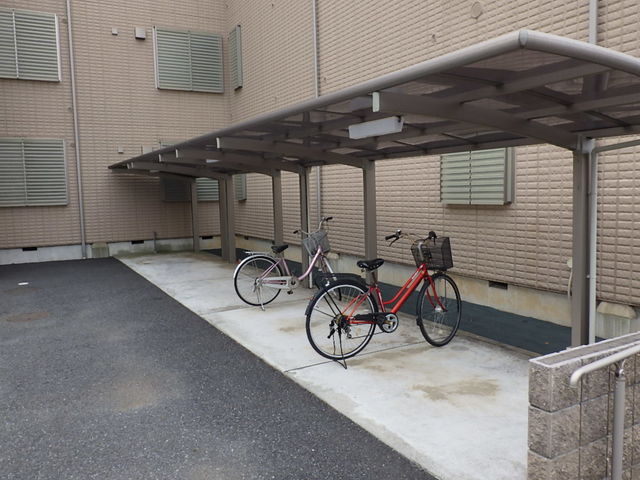 （シニア限定）アステイオンⅥのその他共用部分|★屋根付き駐輪場★