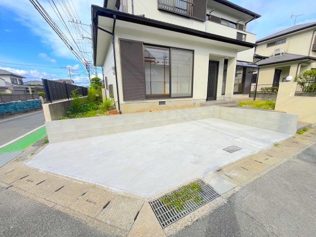 野多目4丁目戸建ての駐車場