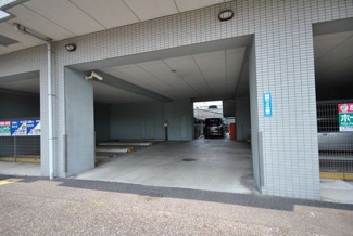 【駐車場】