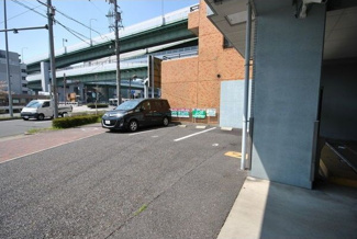【駐車場】
