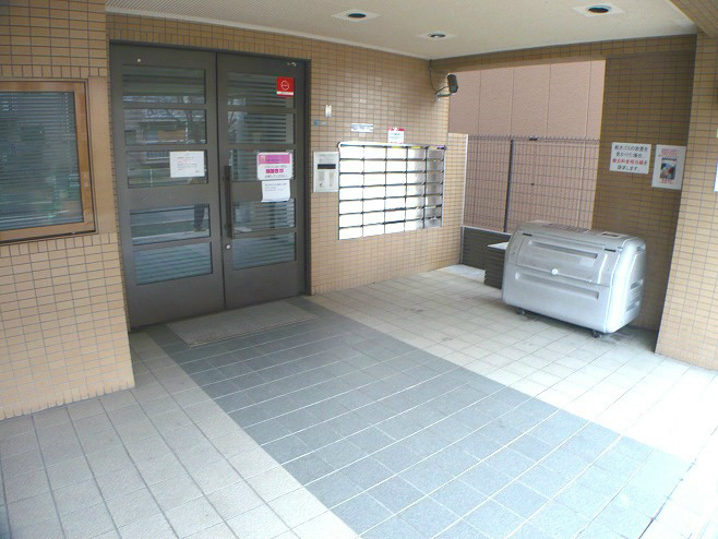 カーサ王塚台のエントランス