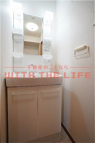 クオリティ平田【キャッシュバック対象物件】の洗面所|脱衣スペースもあります