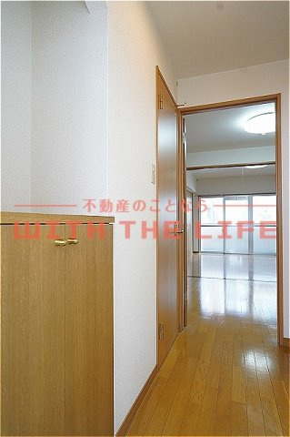 クオリティ平田【キャッシュバック対象物件】の玄関|収納もある玄関です