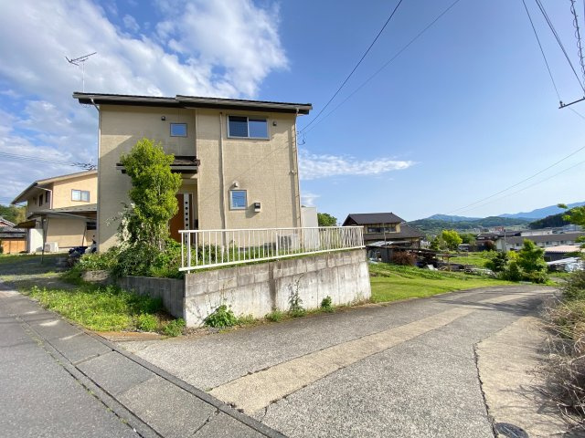 【オール電化】　笠間市石井　4LDKの前面道路含む現地写真