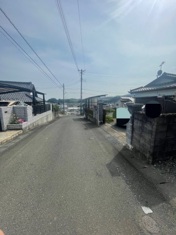日立市十王町友部　中古平屋の前面道路含む現地写真