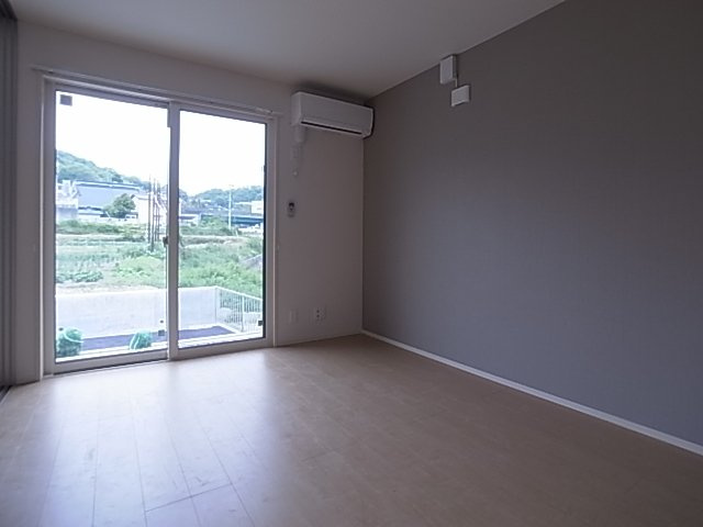 神戸市北区山田町下谷上字皆森のアパートの居間・リビング|リビング