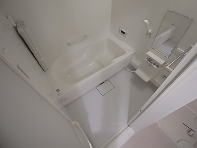 神戸市北区山田町下谷上字皆森のアパートの浴室