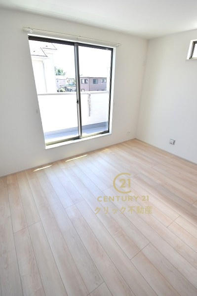 ハートフルタウン 　水戸市大塚町　3期　Aの洋室|フローリングなので重い家具も置けます。カーテンと家具を揃えるなどして、お好みのインテリアを楽しむことができます。収納スペースは全室に配備しております。