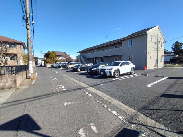 サニーコート高崎の駐車場|高崎、前橋のお部屋探しはエンドスケープまで！お客様の理想お聞かせ下さい♪