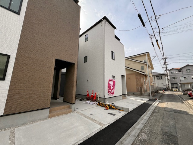 Terrechez名駅ダイレクト全３棟 《仲介手数料無料　米野小　黄金中》の前面道路含む現地写真|今すぐのご案内可能です！→  0120-336-922　までお気軽にお問い合わせください。