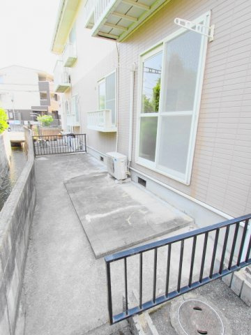 髙田ハイツA棟の庭