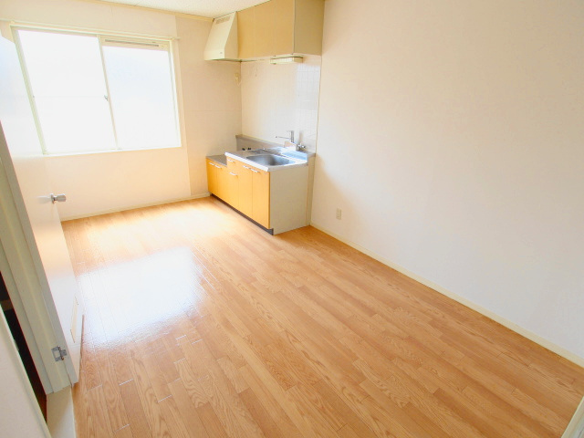 髙田ハイツA棟の居間・リビング