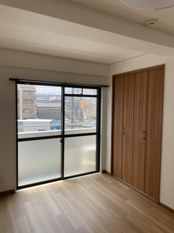 MTビルの居間・リビング