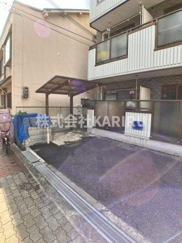セリシール関目の駐車場