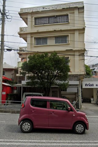 那覇市古波蔵1丁目　店舗付き住宅の外観