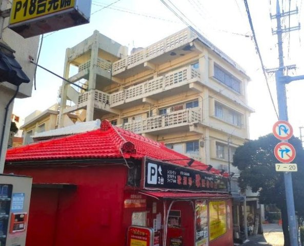 那覇市古波蔵1丁目　店舗付き住宅の周辺