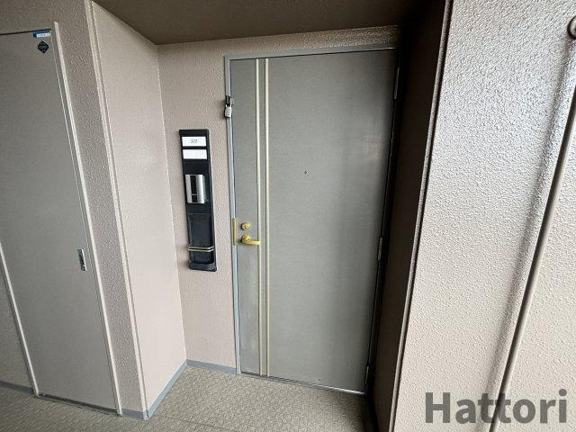 コンフォート緑地の玄関