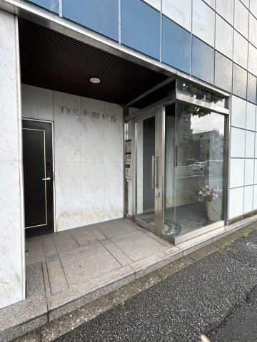 DX大和ビルのエントランス