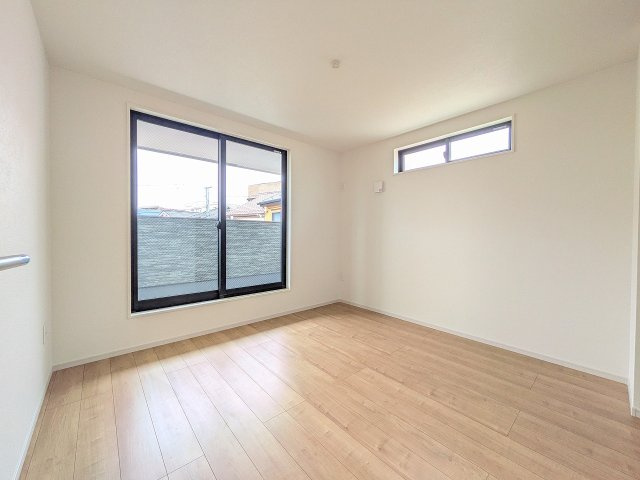 八王子市　元本郷町　新築一戸建て　１０期の寝室|～2階7.0帖の主寝室　ベッドなど大型家具のレイアウトもしやすい広さです～