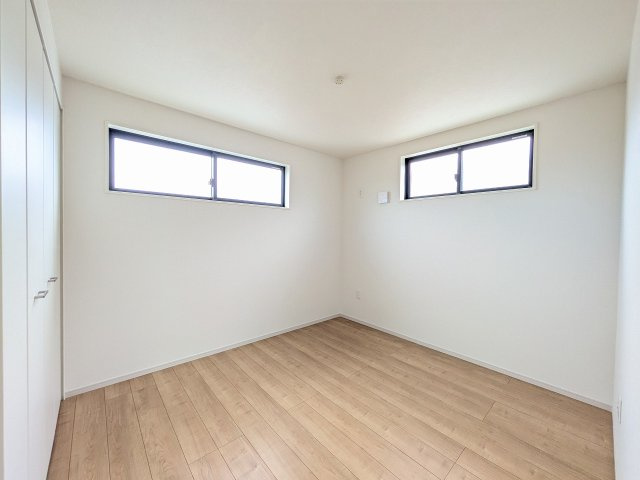 八王子市　元本郷町　新築一戸建て　１０期の洋室|～2階5.0帖の洋室　2面採光で明るく風通しの良いお部屋です～