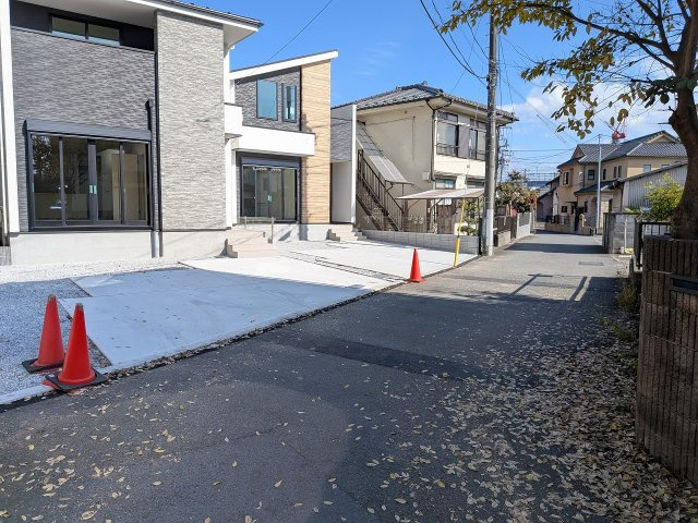 八王子市　元本郷町　新築一戸建て　１０期の前面道路含む現地写真|～南4ｍ道路に面しています～