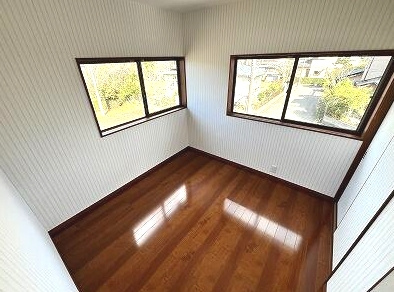 大網白里市富田　中古戸建の洋室|内装リフォーム済み令和7年1月 システムキッチン都市ガス並列2台可 敷地約71坪