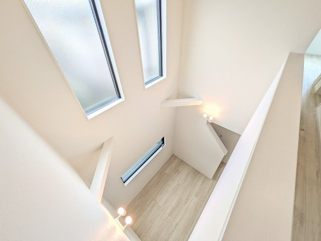 八王子市　元本郷町　新築一戸建て　１０期の展望|～上部吹き抜けにより、開放感を演出～