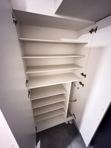 大阪市都島区片町１丁目の賃貸マンションの玄関