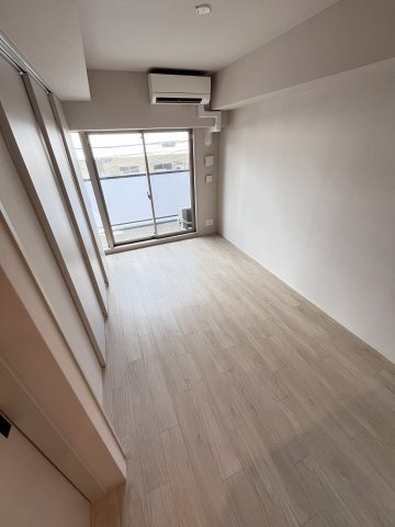 大阪市都島区片町１丁目の賃貸マンションの居間・リビング