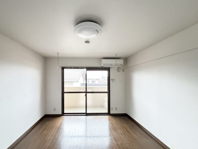 ハーモニー旗ヶ崎の居間・リビング|イメージ210号室の写真