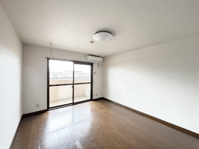 ハーモニー旗ヶ崎の居間・リビング|イメージ210号室の写真