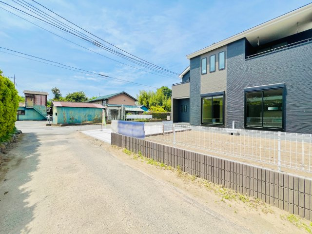 玉村町上福島の前面道路含む現地写真|車の通りも少なく駐車も楽々♪