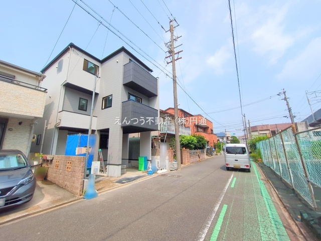 千年2期の前面道路含む現地写真