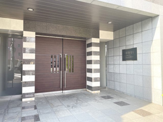 【エントランス】 | ご自宅から現地まで、当社スタッフがお車にて、「お迎え・お送り」をしております。ぜひお気軽にお問い合わせくださいませ♪