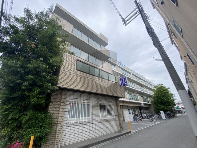 ギャレ近大前の外観