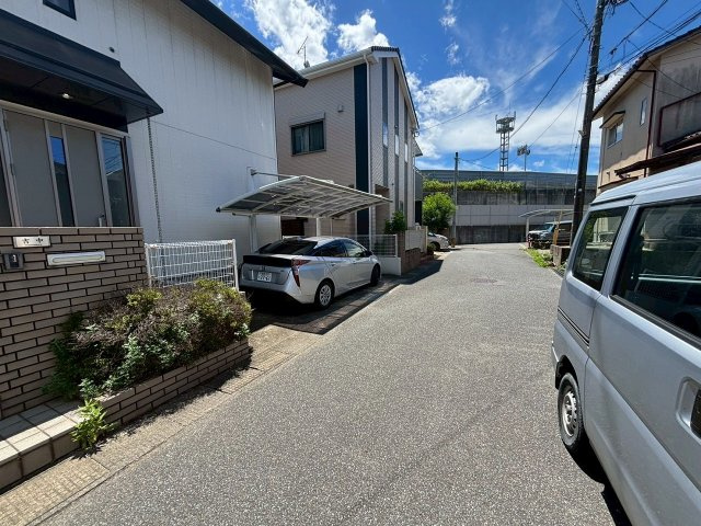篠原西3丁目　中古戸建　（2025年成約）の前面道路含む現地写真
