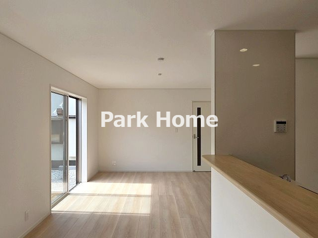 高知市役知町　新築戸建ての居間・リビング