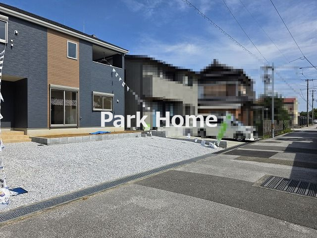 高知市役知町　新築戸建ての前面道路含む現地写真