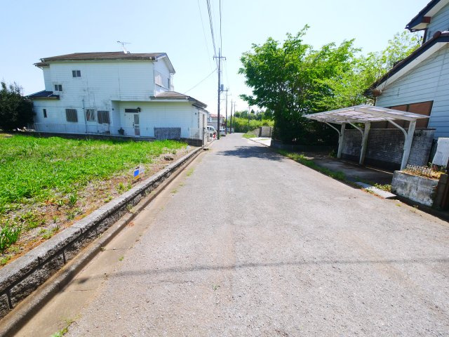 東金市極楽寺　中古戸建の前面道路含む現地写真|３DK カーポート付2台 閑静な分譲地内