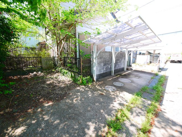 東金市極楽寺　中古戸建の駐車場|３DK カーポート付2台 閑静な分譲地内