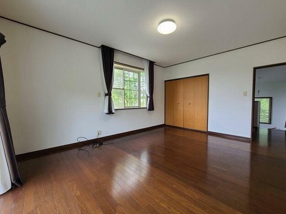 【洋室】 | 大室高原別荘地　戸建