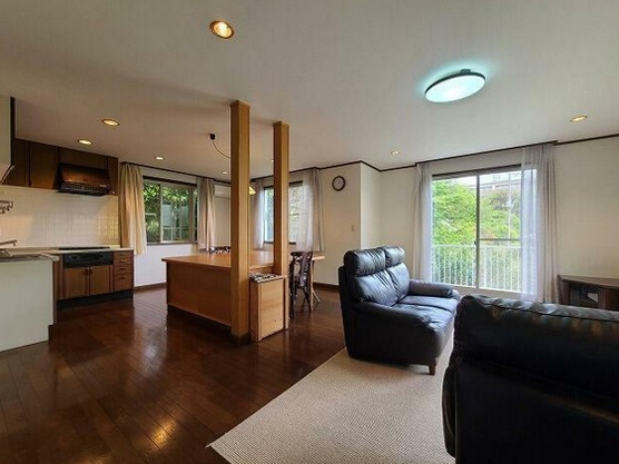 【居間・リビング】 | 大室高原別荘地　戸建